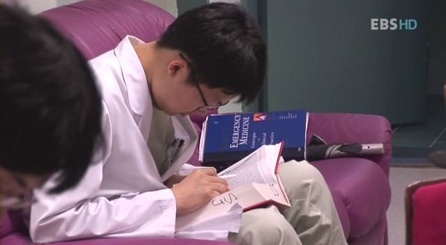 대한민국에서의 의사들의 하루.jpg | 인스티즈