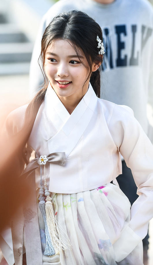 한복이 잘 어울리는 김유정 .JPG | 인스티즈