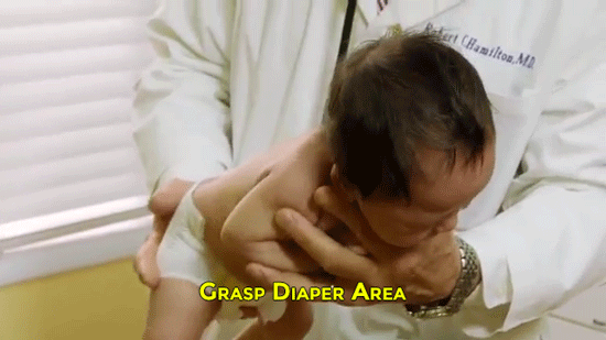 우는 아기 울음 멈추는 법.gif | 인스티즈