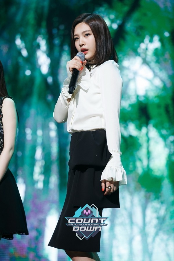 데뷔초 애기에서 여자가 되어가는 조이 .jpgif | 인스티즈