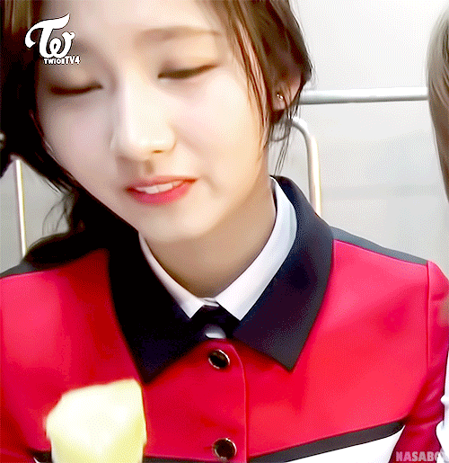 [트와이스] 한번 빠지면 답없는 사나 꿀눈빛.gif | 인스티즈