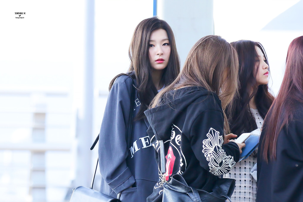 유독 공항에서 레전드짤이 많이 나온다는 슬기 | 인스티즈