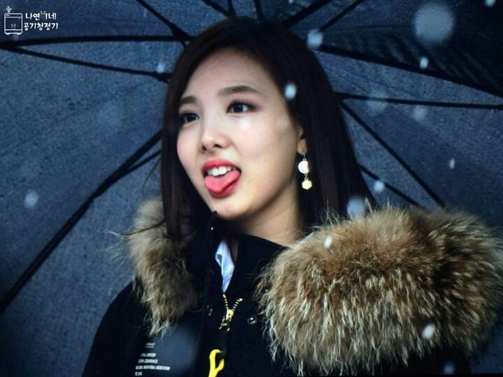 오늘자 사나 나연 | 인스티즈