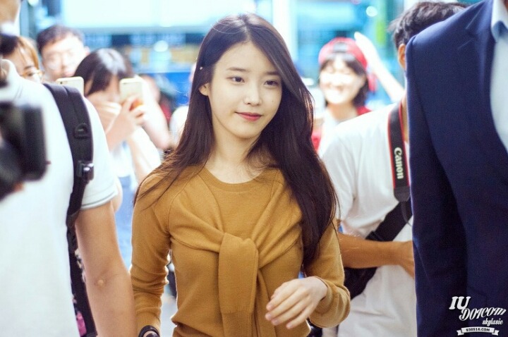 아이유 황청 코디.jpg | 인스티즈