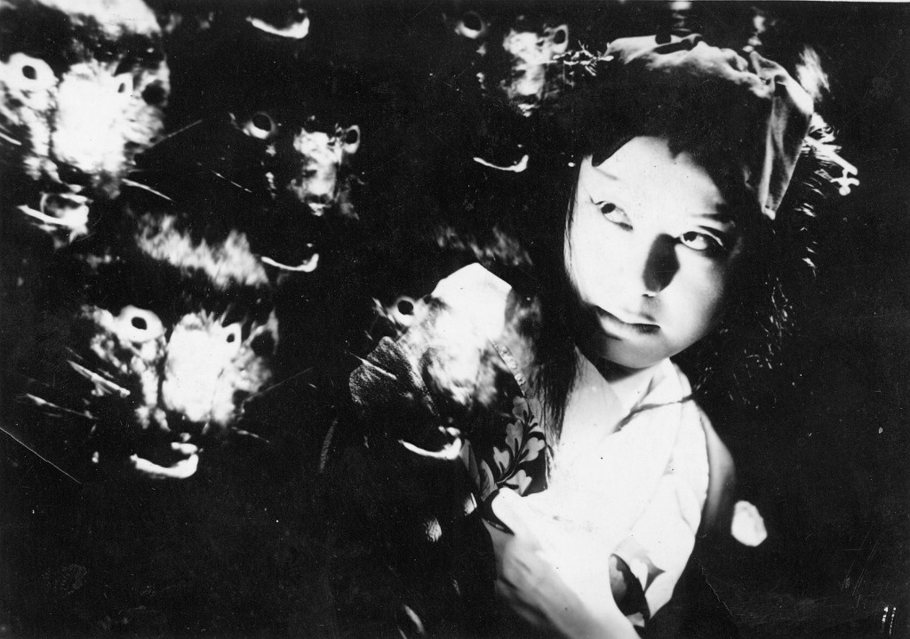 일본 특유의 기괴함과 기분나쁜 무서움.jpgif (분명히 주의 줬음) | 인스티즈