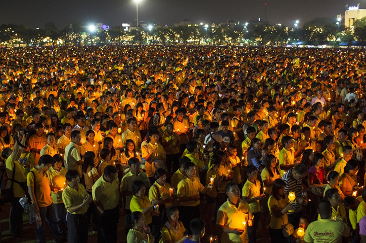 모든 태국인이 존경하는 푸미폰 국왕 서거 (존경받는 이유) | 인스티즈