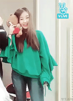 러블리즈의 뽀뽀 릴레이.gif | 인스티즈