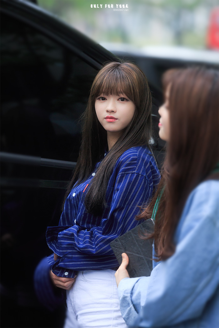 볼이랑 입술이 귀여운 오마이걸 유아 | 인스티즈