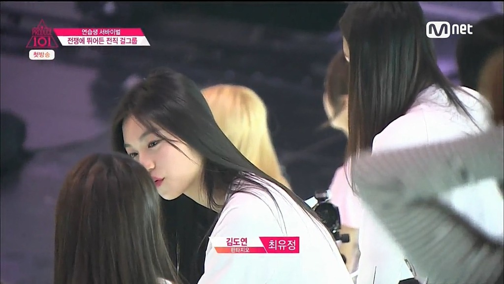 [프로듀스101] 4달전 서로의 외모 갖고 얘기하던 두 99년생 절친 | 인스티즈