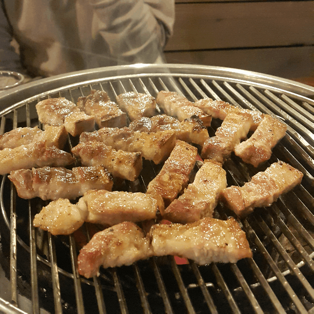 고기 먹고 가세요 삼겹살 | 인스티즈