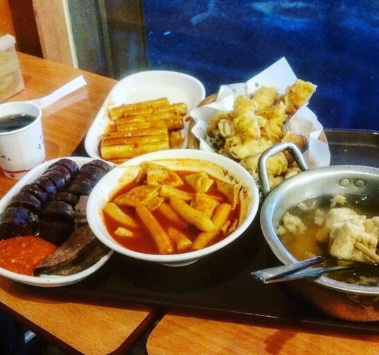 분식 vs 햄버거세트 둘중 하나만 먹어야 한다면? | 인스티즈