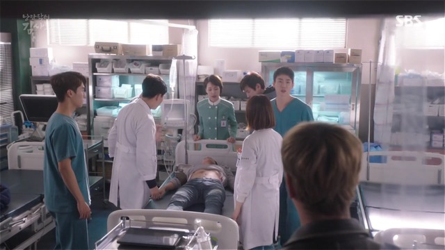 [낭만닥터김사부] 현실과 이상 사이에서 겪는 딜레마 : 박주혁 일병 사망진단서 사건.jpgif | 인스티즈