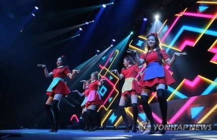 체코 프라하 k-pop 공연에 참석한 대통령.jpg | 인스티즈