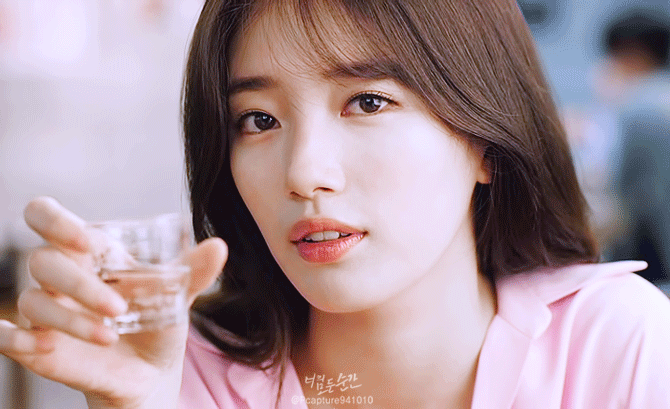 수지랑 소주 한잔.gif | 인스티즈