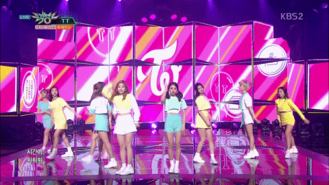 [twice] 오늘자 트와이스 급식단 움짤.gif | 인스티즈