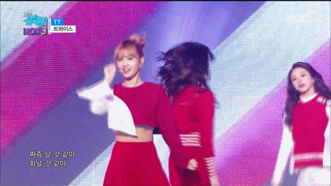 [twice] 오늘자 트와이스 모구리 모모 움짤.gif | 인스티즈