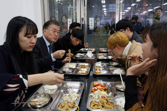 경북대를 방문한 문재인 의원 | 인스티즈