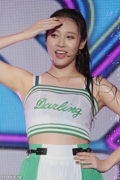 유라 빗속 겨드랑이.GIF | 인스티즈