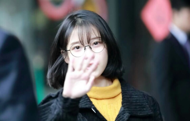 안경쓴 아이유.jpg | 인스티즈