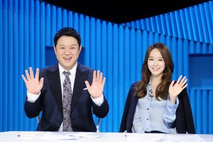 여자가 남자한테 관심있을 때 하는 행동.gif | 인스티즈