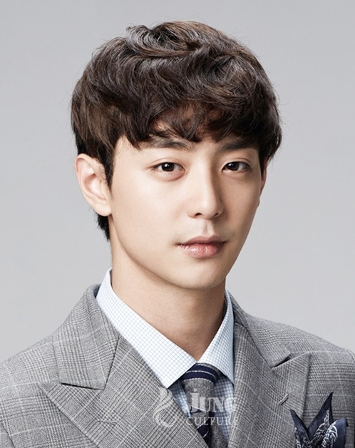 나이보다 10살은 어려 보이는 배우 현우.jpg | 인스티즈