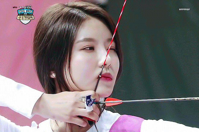 양궁하는 구구단 김나영.gif | 인스티즈