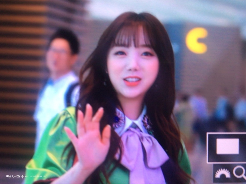 러블리즈 케이의 독특한 공항 패션.jpg | 인스티즈