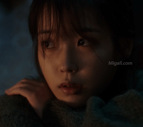  어두운 나의 아저씨 아이유.gif | 인스티즈