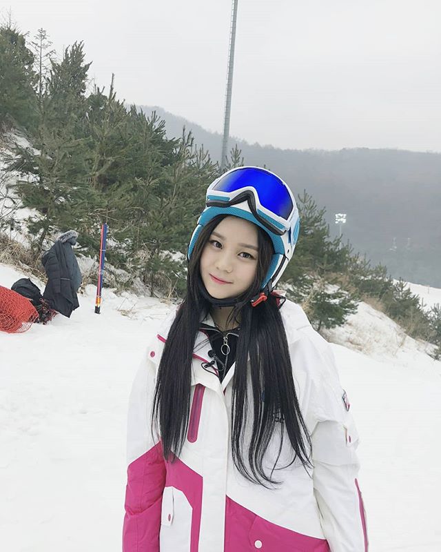 점점 이뻐지는 여자친구 엄지 | 인스티즈