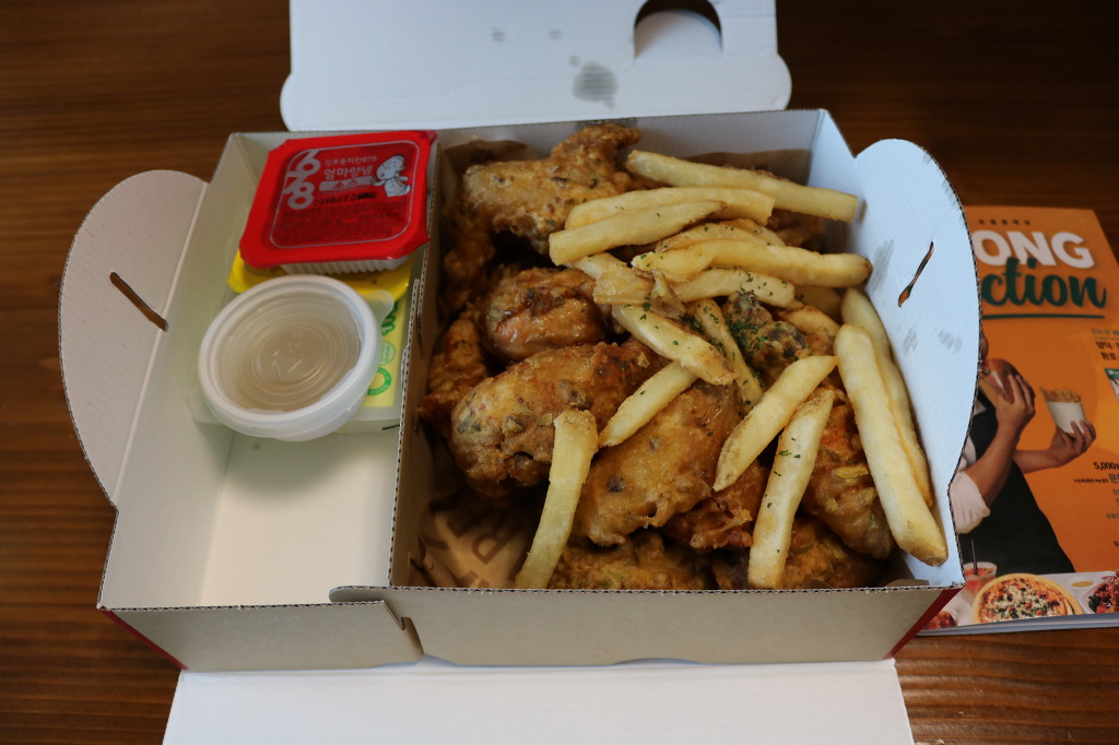 와치킨 이미지