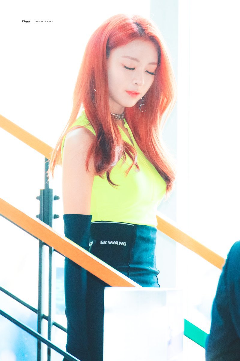 빨간머리가 잘어울리는 ITZY 유나.jpgif | 인스티즈