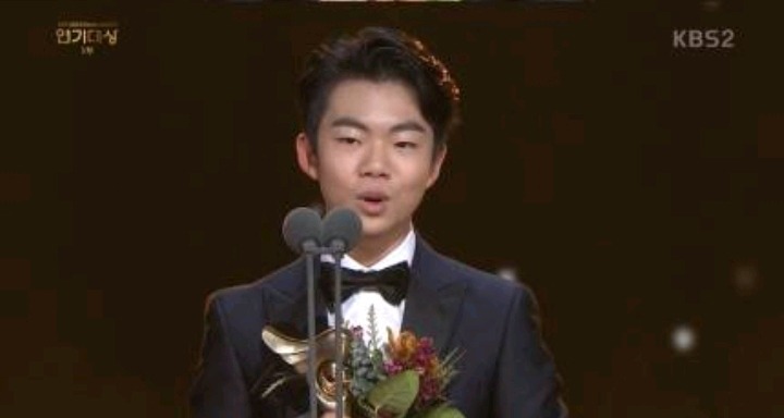 3사 통틀어 제일 상 잘줬다는 KBS 연기대상 | 인스티즈