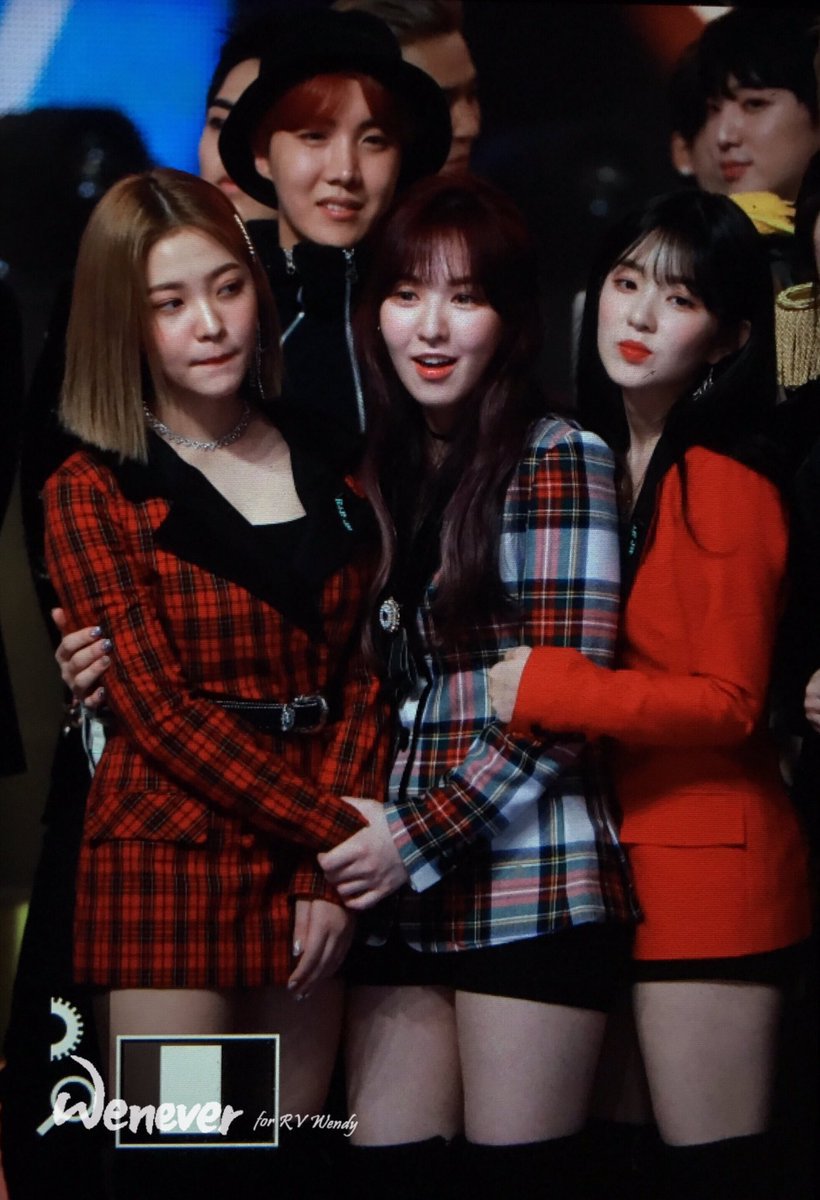[레드벨벳] 스무살 예리를 축하해주는 훈훈한 언니들 | 인스티즈