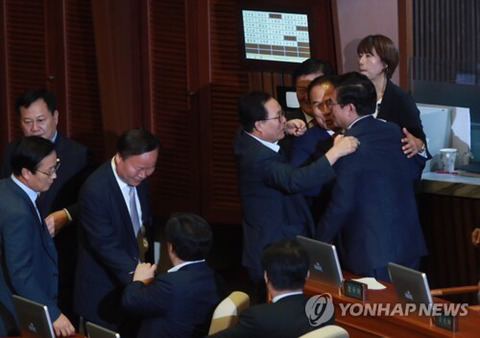 김이수 임명 부결..자유한국당 "됐다 됐어! 다음은 탄핵이다!" | 인스티즈