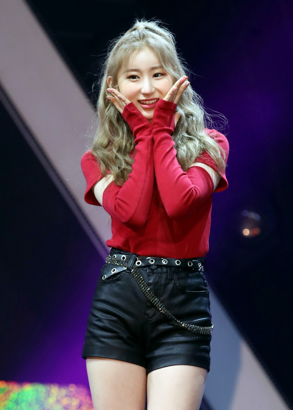 아이즈원 데뷔 미니 앨범 발매 기념 쇼케이스 | 인스티즈