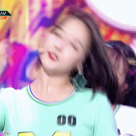 180720 뮤직뱅크 모모랜드 낸시, 연우.gif | 인스티즈