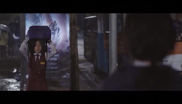 강산맨션 102호에는 살인마가 살고있다. ＜영화＞ 이웃사람 15 | 인스티즈