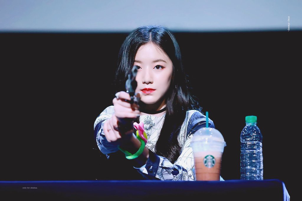 (여자)아이들의 비쥬얼담당 백설공주 슈화.jpgif (311장) | 인스티즈