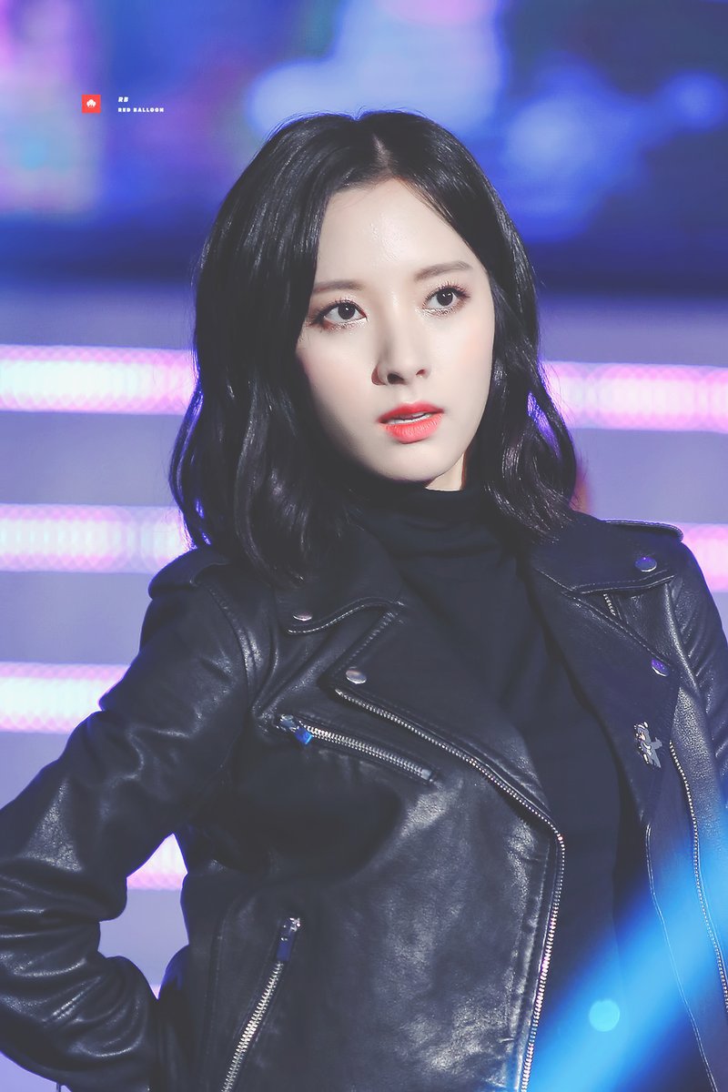 라이더 자켓입은 우조소녀 보나.jpgif | 인스티즈