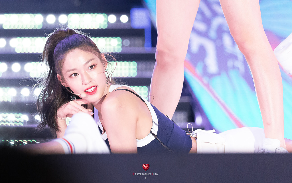 오늘 생일을 맞은 설현이.jpgif | 인스티즈