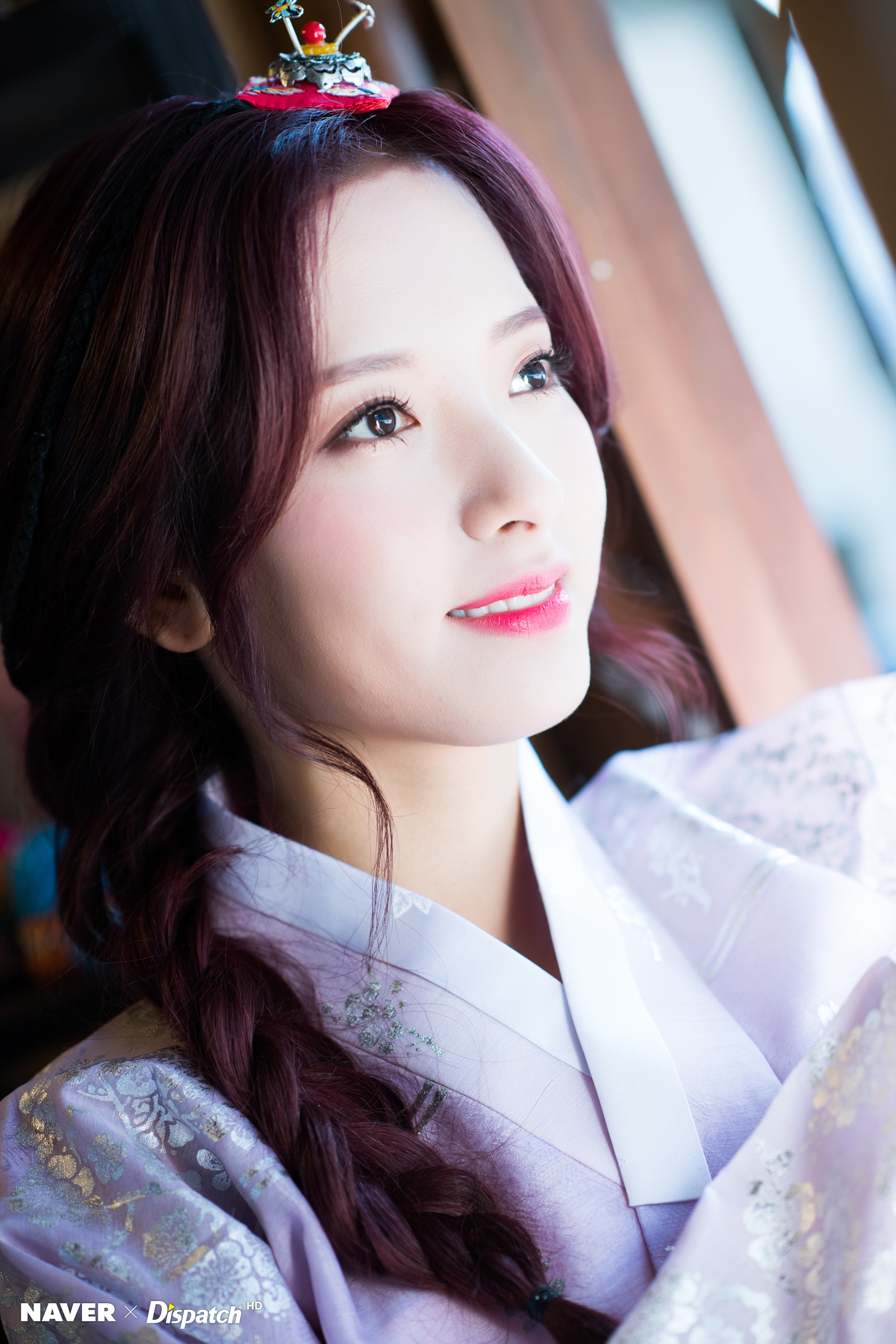 [사이즈핵큼] 오늘자 한복입은 우주소녀 보나.jpg | 인스티즈