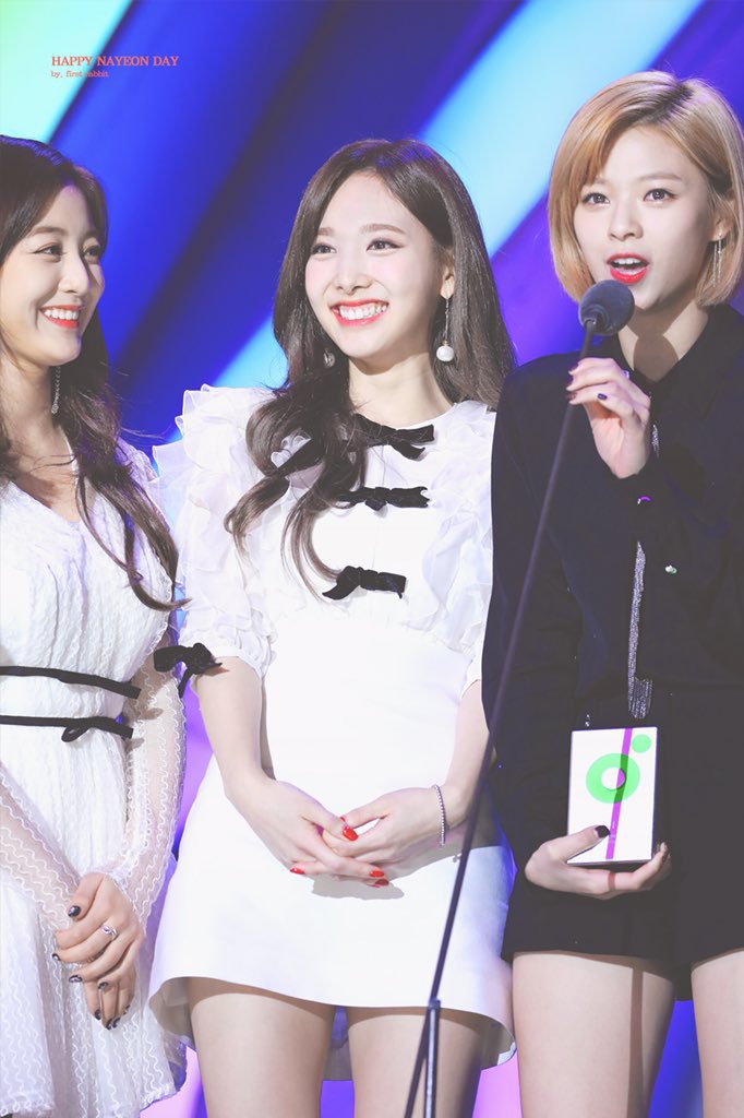 오늘이 생일인 트와이스 맏내 나연이.jpgif | 인스티즈