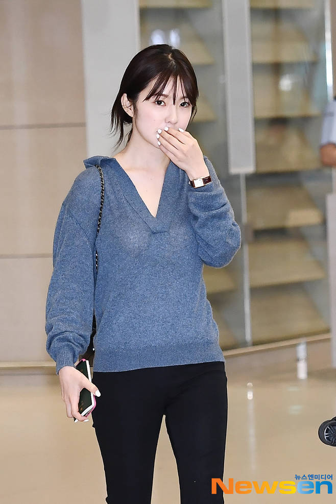 오늘자 아이린 시스루 공항패션 .gif | 인스티즈