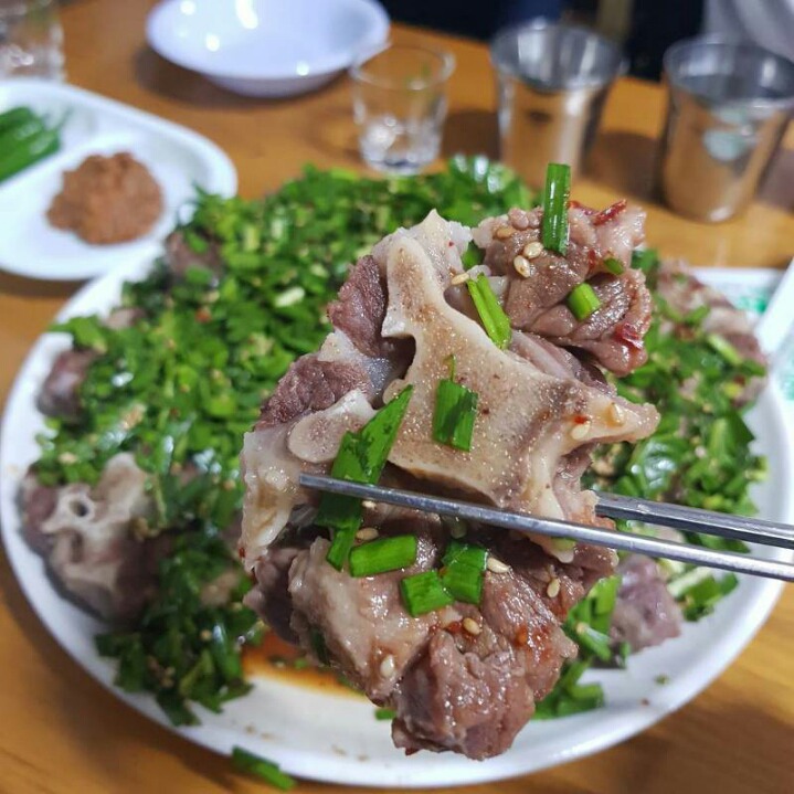 줄서서 먹는다는 영등포 꼬리수육.jpg | 인스티즈