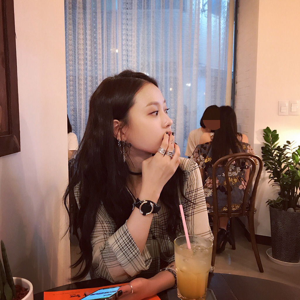 영화 '마녀'의 욕쟁이 아가씨 배우 고민시.jpg | 인스티즈
