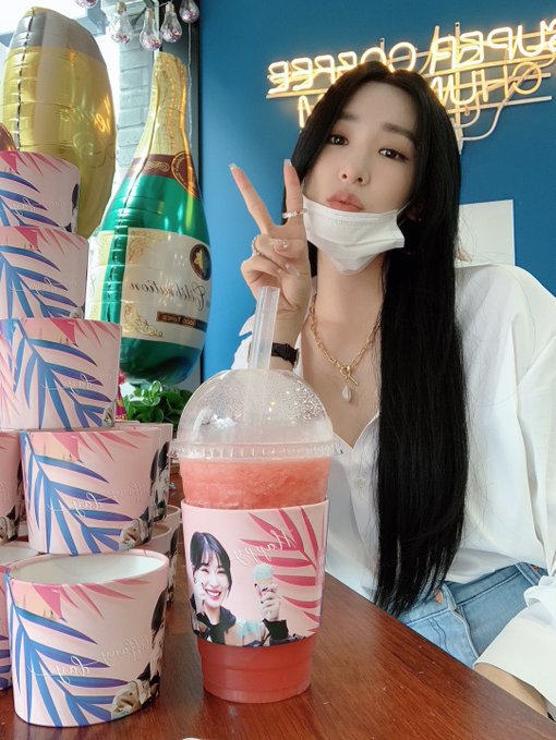 9996A63C5F24810406DCF7