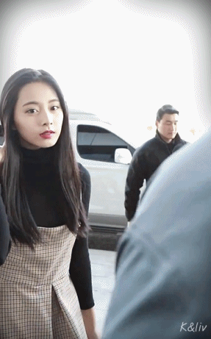 181011 출국하는 트와이스 gif | 인스티즈
