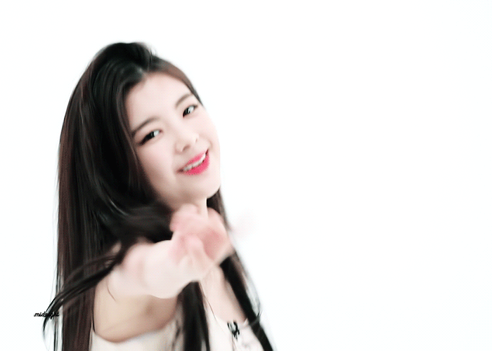 웃을때 댕댕이같은 ITZY 리아.gif | 인스티즈