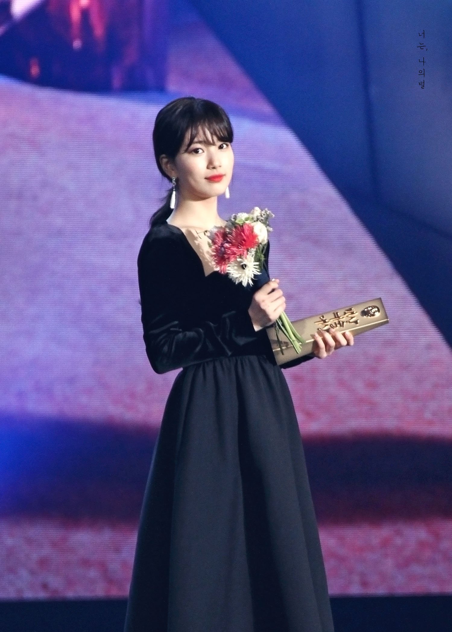 오늘이 생일인 수지.jpgif | 인스티즈