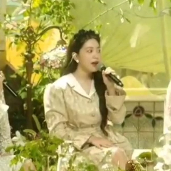 부상 복귀한 웬디 바라보면서 노래하는 레드벨벳 멤버들 ㅋㅋ | 인스티즈